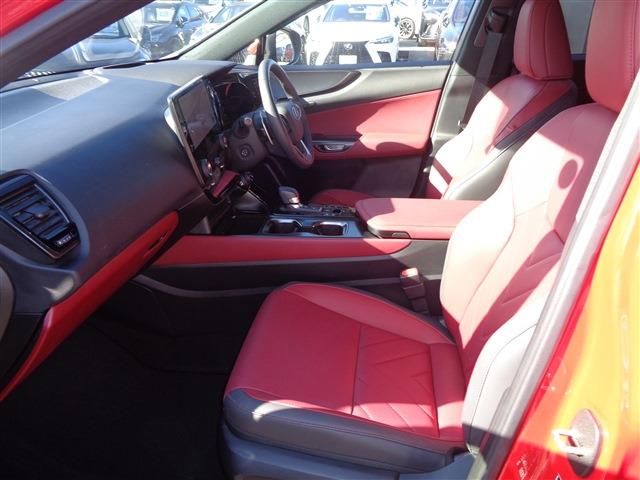 TOYOTA LEXUS NX450H+ AWD 2024 Image 31