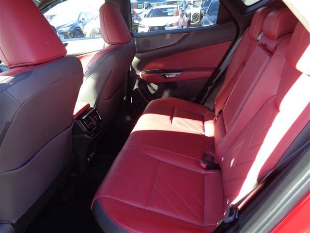 TOYOTA LEXUS NX450H+ AWD 2024 Image 31