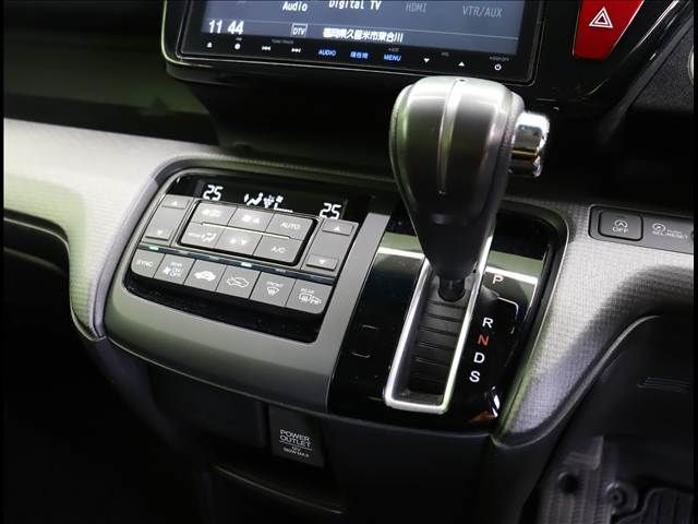 HONDA STEPWAGON SPADA 2016 Image 31