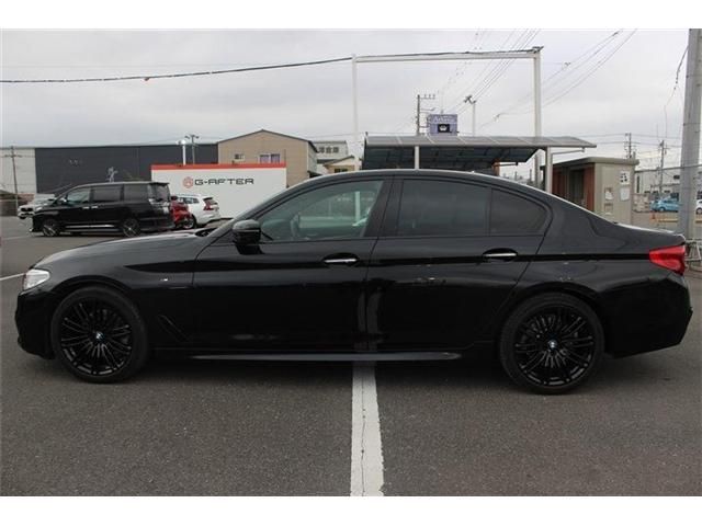 BMW 5SERIES SEDAN 2018 Image 31