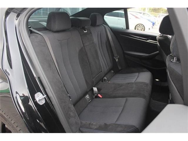 BMW 5SERIES SEDAN 2018 Image 31