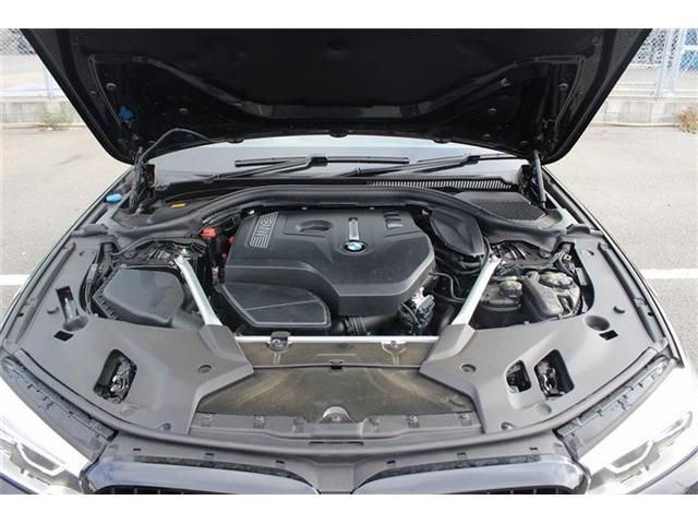 BMW 5SERIES SEDAN 2018 Image 31