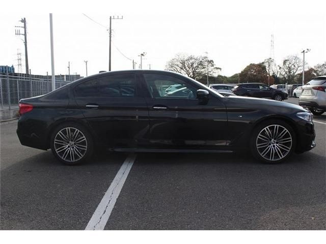 BMW 5SERIES SEDAN 2017 Image 31