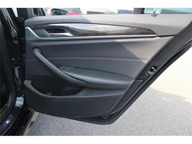 BMW 5SERIES SEDAN 2017 Image 31