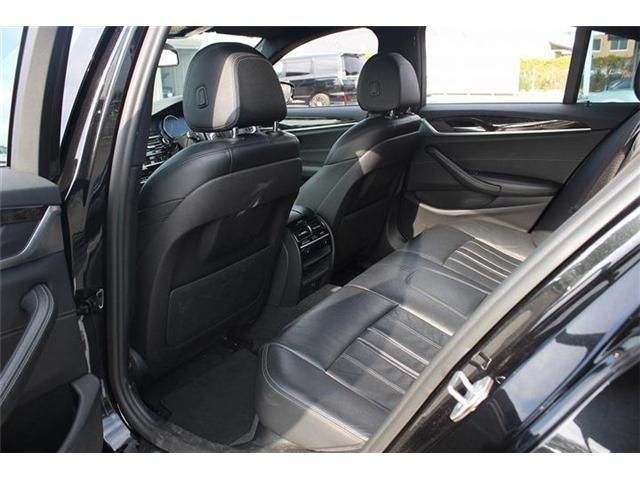 BMW 5SERIES SEDAN 2017 Image 31