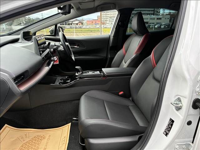 TOYOTA PRIUS PHV 2023 Image 31