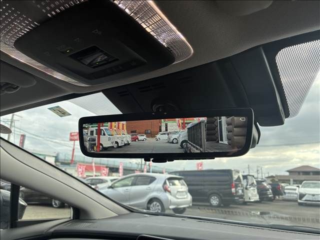 TOYOTA PRIUS PHV 2023 Image 31