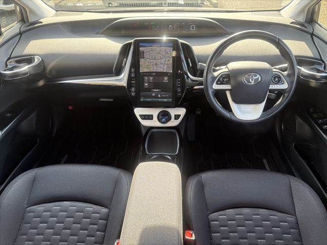 TOYOTA PRIUS PHV 2018 Image 31