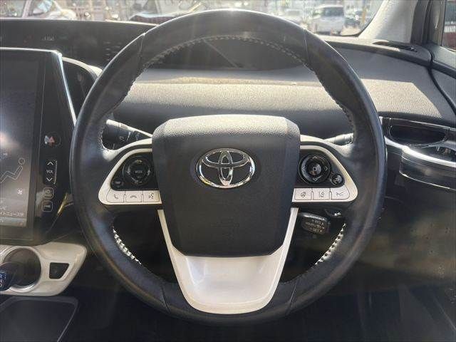TOYOTA PRIUS PHV 2018 Image 31