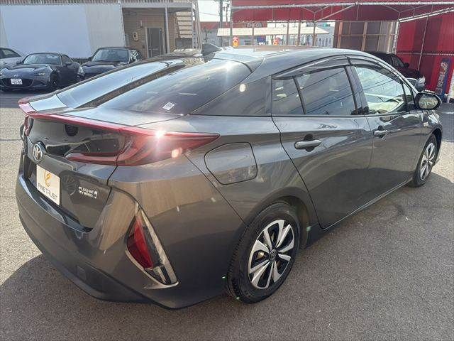 TOYOTA PRIUS PHV 2018 Image 31