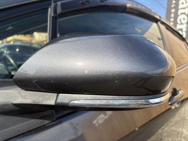 TOYOTA PRIUS PHV 2018 Image 31