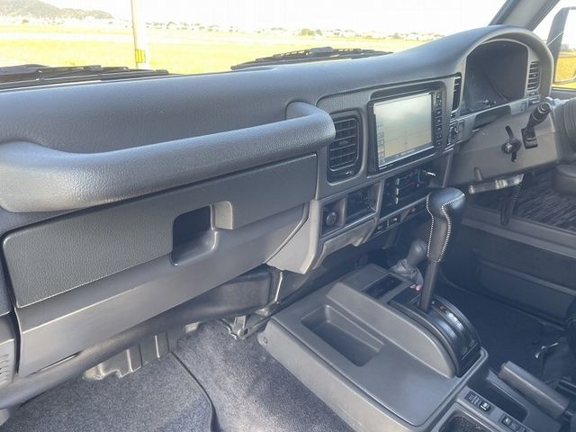 TOYOTA LANDCRUISER PRADO 1995 Image 31