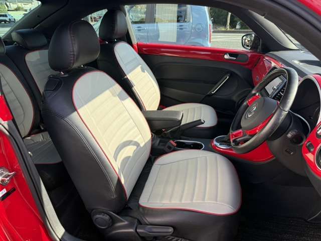 VOLKSWAGEN THE BEETL 2018 Image 31