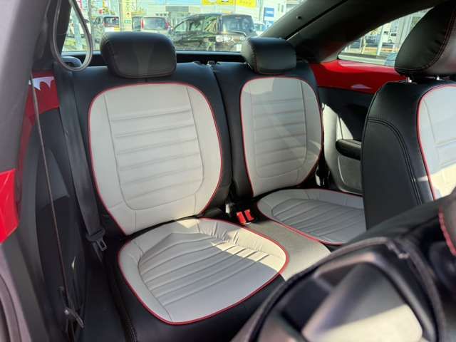 VOLKSWAGEN THE BEETL 2018 Image 31