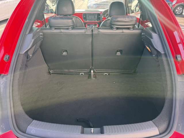 VOLKSWAGEN THE BEETL 2018 Image 31
