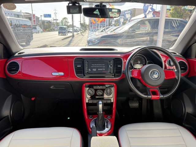 VOLKSWAGEN THE BEETL 2018 Image 31