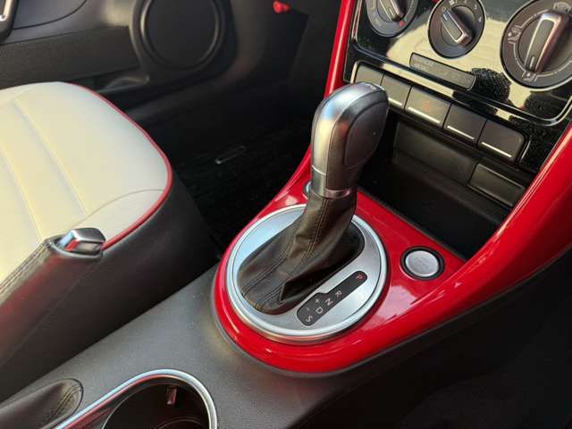 VOLKSWAGEN THE BEETL 2018 Image 31