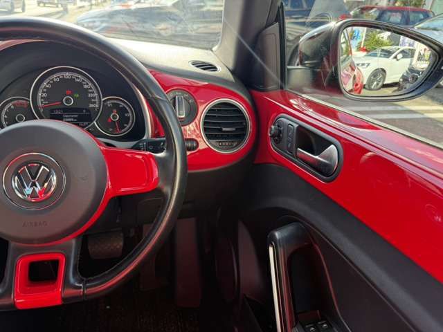 VOLKSWAGEN THE BEETL 2018 Image 31