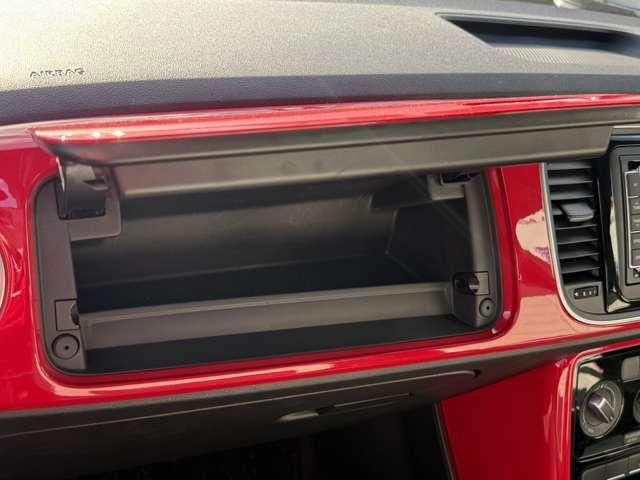 VOLKSWAGEN THE BEETL 2018 Image 31