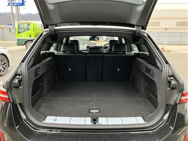 BMW I5 TOURING 2025 Image 31
