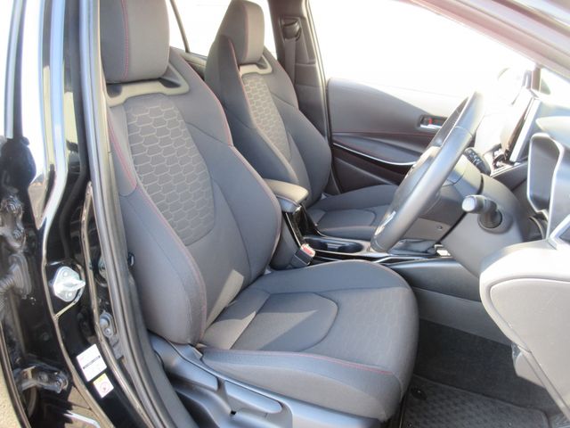 TOYOTA COROLLA SPORT HYBRID 2018 Image 31