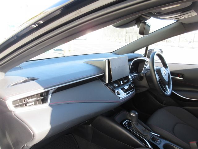 TOYOTA COROLLA SPORT HYBRID 2018 Image 31