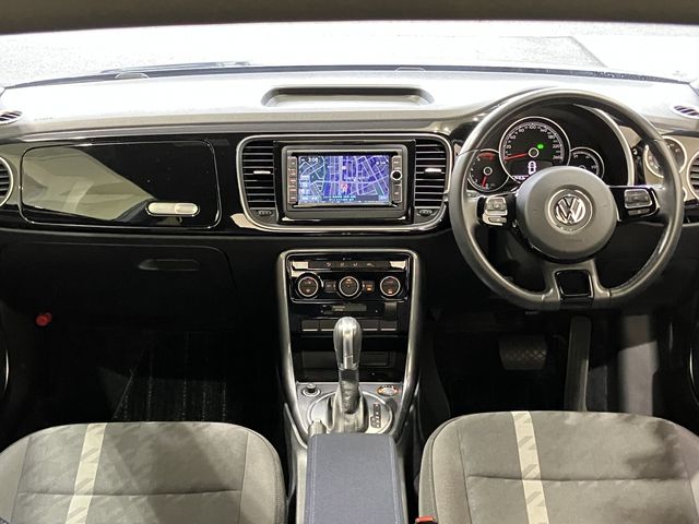 VOLKSWAGEN THE BEETL 2018 Image 31