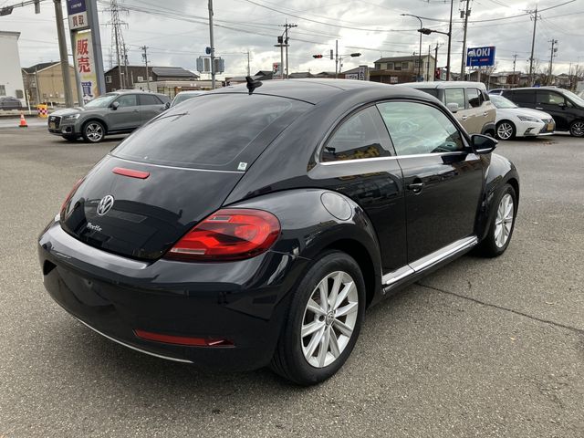 VOLKSWAGEN THE BEETL 2018 Image 31