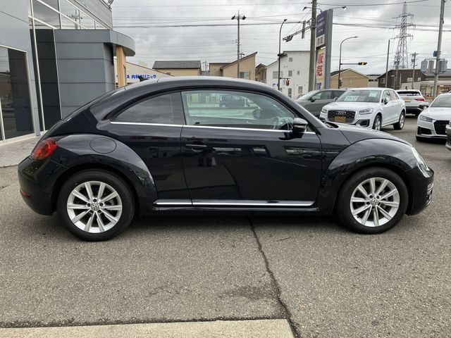 VOLKSWAGEN THE BEETL 2018 Image 31
