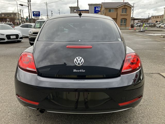 VOLKSWAGEN THE BEETL 2018 Image 31