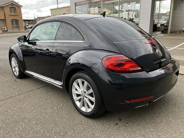 VOLKSWAGEN THE BEETL 2018 Image 31