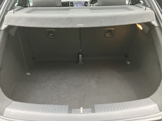 VOLKSWAGEN THE BEETL 2018 Image 31