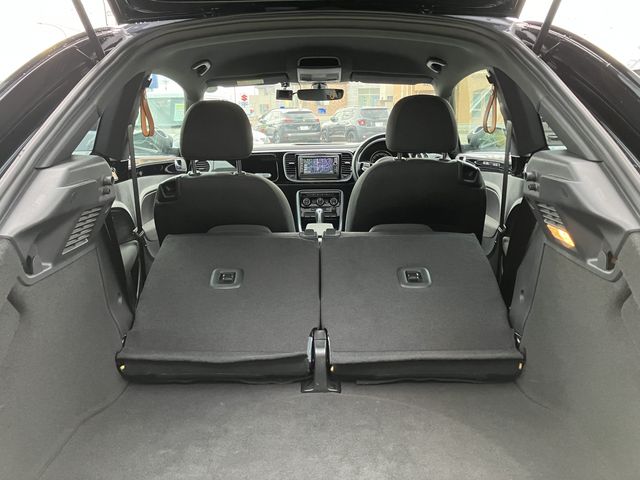 VOLKSWAGEN THE BEETL 2018 Image 31