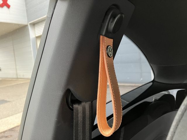 VOLKSWAGEN THE BEETL 2018 Image 31