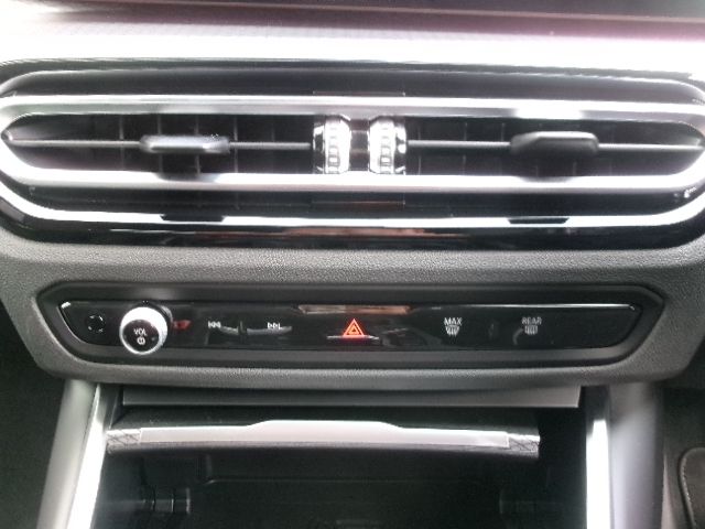 BMW 3SERIES SEDAN 2022 Image 31