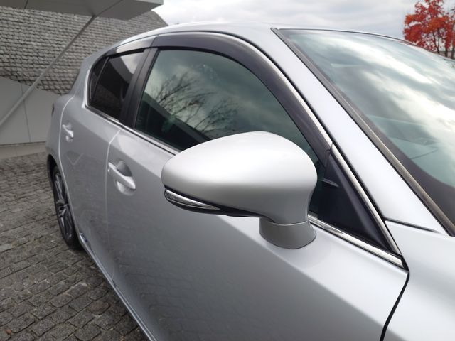 TOYOTA LEXUS CT200H 2015 Image 31