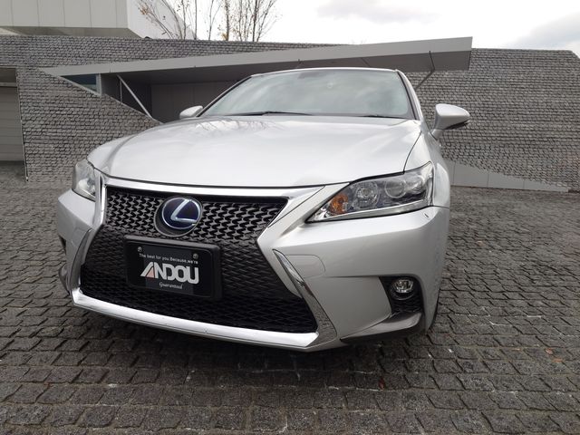 TOYOTA LEXUS CT200H 2015 Image 31