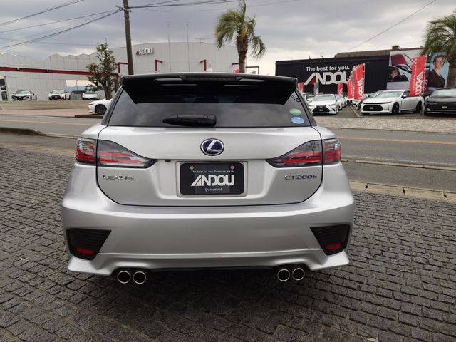TOYOTA LEXUS CT200H 2015 Image 31