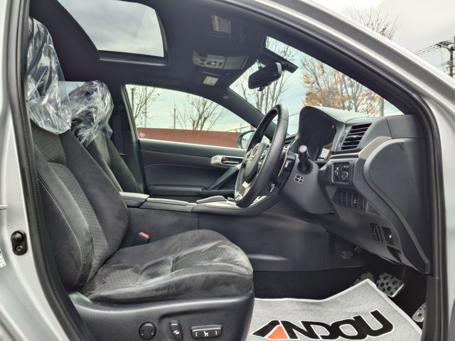 TOYOTA LEXUS CT200H 2015 Image 31