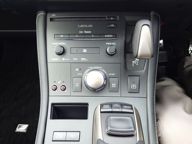 TOYOTA LEXUS CT200H 2015 Image 31