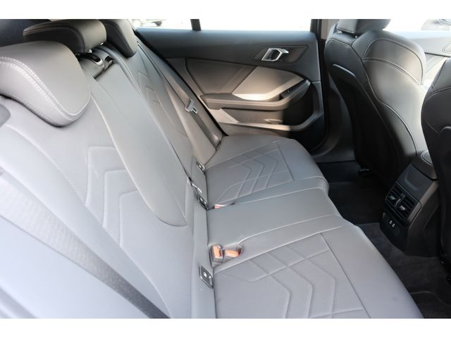 BMW 1SERIES 2025 Image 31