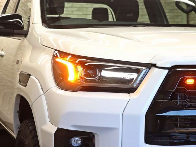 TOYOTA HILUX 4WD 2023 Image 31