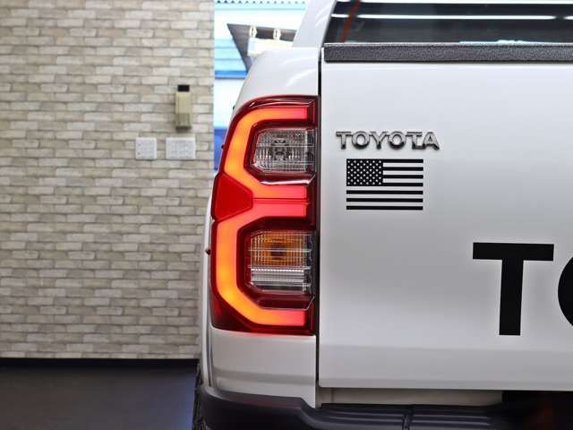 TOYOTA HILUX 4WD 2023 Image 31