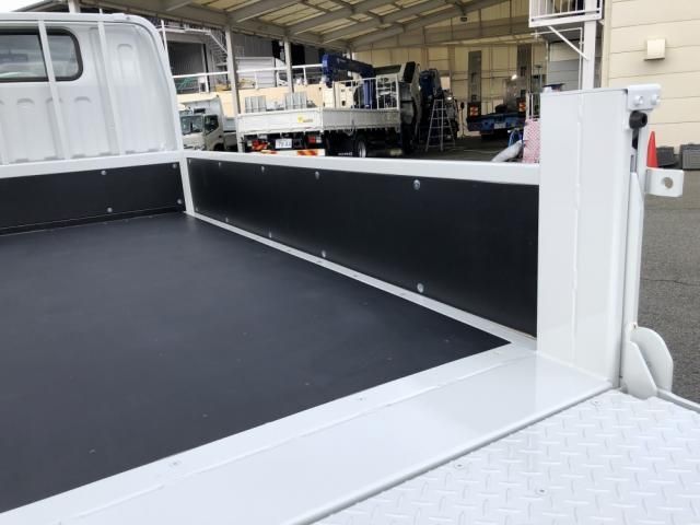 MITSUBISHI CANTER 2025 Image 31