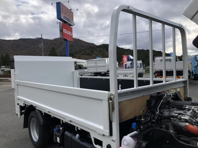 MITSUBISHI CANTER 2025 Image 31