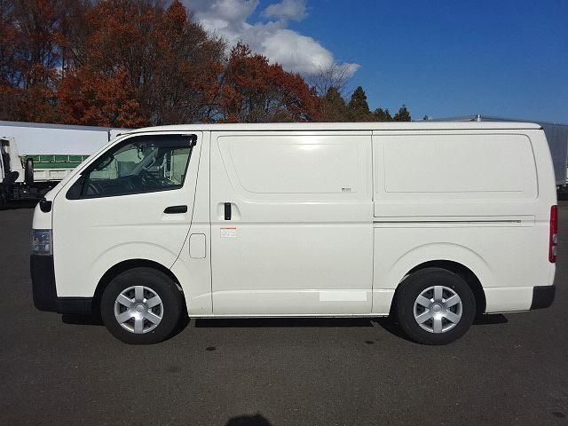 TOYOTA HIACE 2018 Image 31