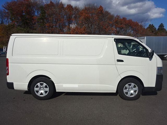 TOYOTA HIACE 2018 Image 31