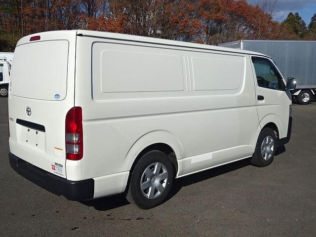 TOYOTA HIACE 2018 Image 31