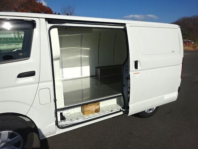 TOYOTA HIACE 2018 Image 31