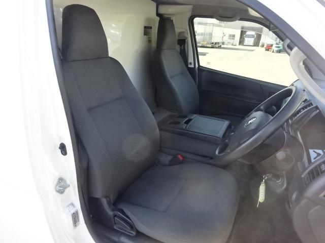 TOYOTA HIACE 2018 Image 31
